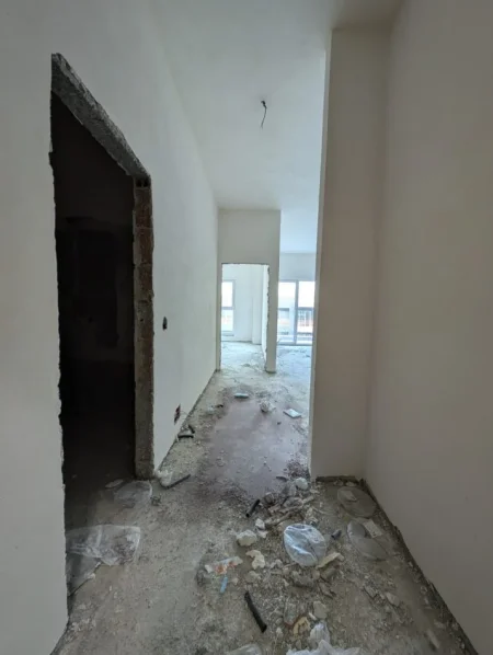 Tirane, shitet apartament 1+1+Ballkon Kati 7, 73 m² 113.000 € (Laprake)