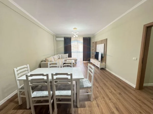 Tirane, jepet me qera apartament 2+1 Kati 7, 101 m² 450 € (UNAZA E RE)