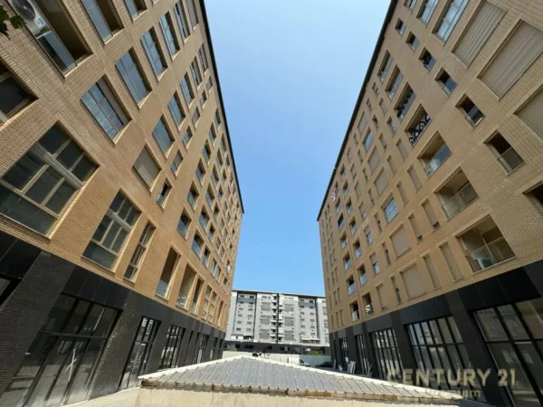 Tirane, jepet me qera apartament 2+1 Kati 6, 111 m² 750 € (Xhamllik)