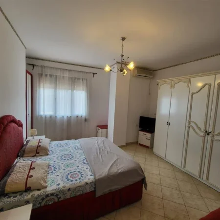 Tirane, jepet me qera apartament 2+1 Kati 8, 87 m² 600 € (Rruga Kavajes)