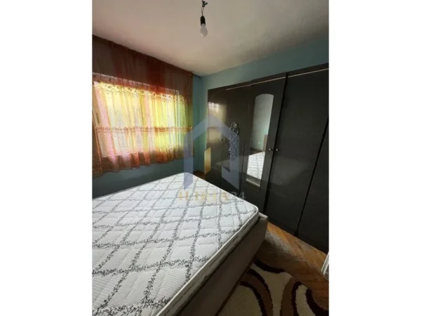 Tirane, jepet me qera apartament 1+1 Kati 5, 59 m² 350 € (rruga bardhok biba)