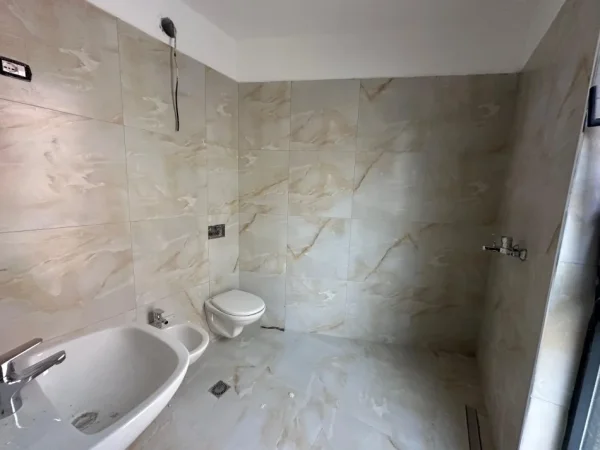 Tirane, shitet apartament 2+1 Kati 5, 195.000 € (SHESIM APARTAMENT 2+1+2 KOPSHTI ZOOLOGJIK!)
