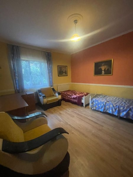 Tirane, jepet me qera apartament 2+1+Ballkon Kati 1, 100 m² 480 € (KOMUNA E PARISIT)