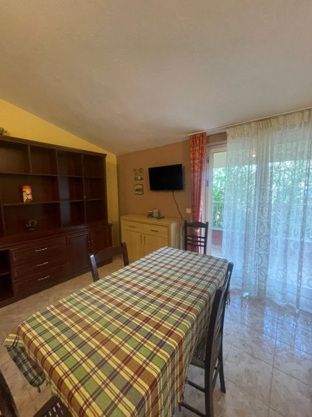 Tirane, jepet me qera apartament 2+1+Ballkon Kati 3, 100 m² 550 € (KOMUNA E PARISIT)