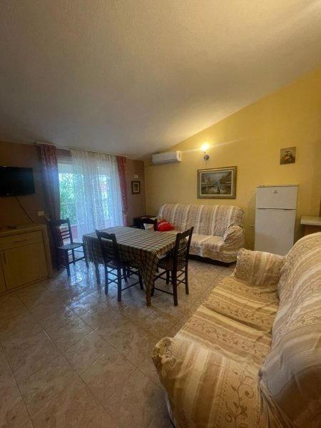 Tirane, jepet me qera apartament 2+1+Ballkon Kati 3, 100 m² 550 € (KOMUNA E PARISIT)