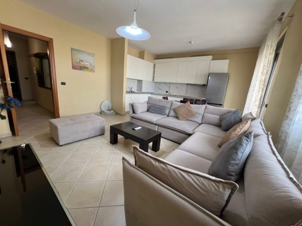 Tirane, jepet me qera apartament 2+1+Ballkon Kati 6, 110 m² 900 € (Rruga Qemal Stafa)