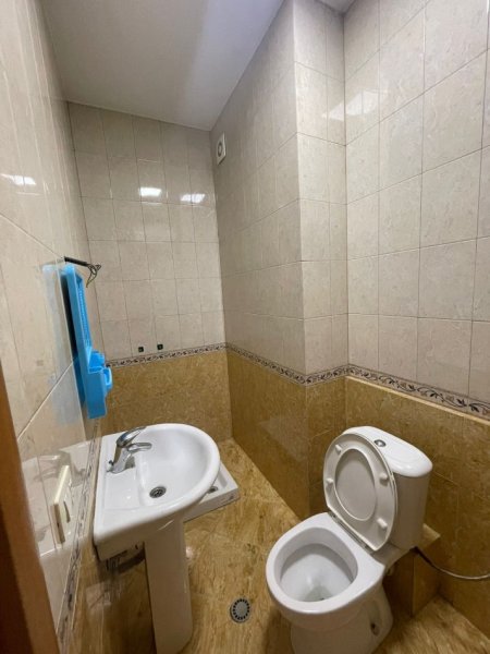 Tirane, jepet me qera apartament 2+1+Ballkon Kati 2, 120 m² 620 € (DON BOSKO)