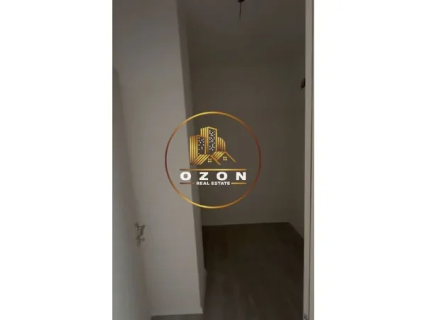 Shitet Super Apartament 2+1 Tek Fusha e Aviacionit!