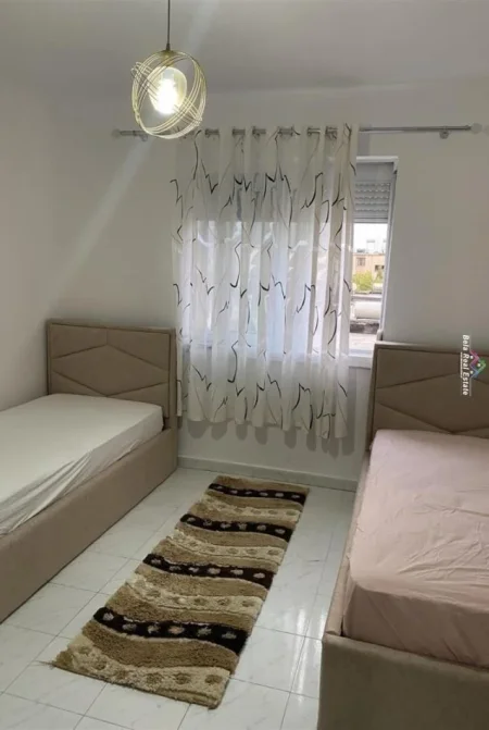 Tirane, jepet me qera apartament 2+1 Kati 3, 74 m² 500 € (rruga Qemal Stafa)