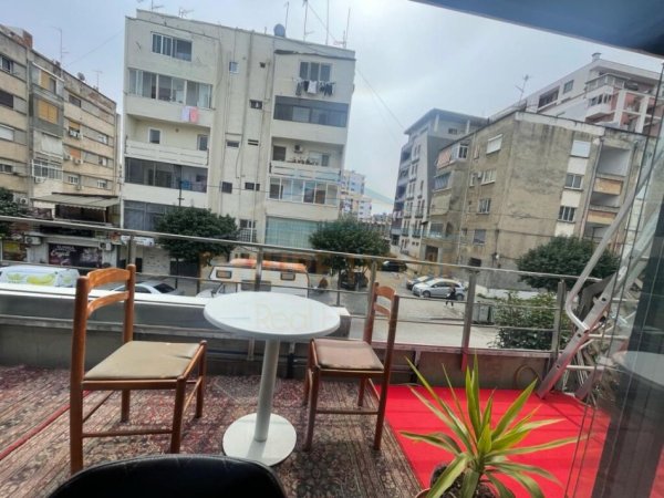 Durres, jepet me qera bar-resorant Kati 2, 160 m² 1.200€ (Prane Drejtoria Policis)