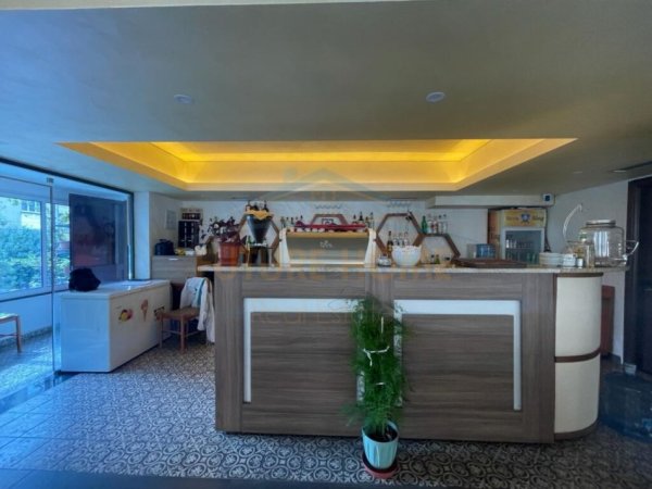 Durres, jepet me qera bar-resorant Kati 2, 160 m² 1.200€ (Prane Drejtoria Policis)
