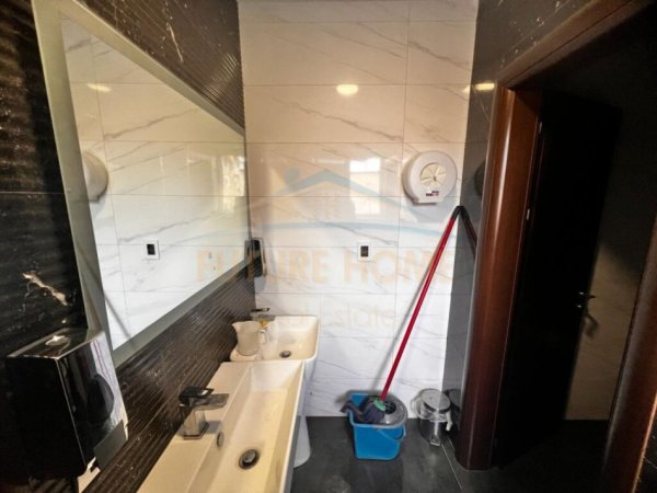 Durres, jepet me qera bar-resorant Kati 2, 160 m² 1.200€ (Prane Drejtoria Policis)