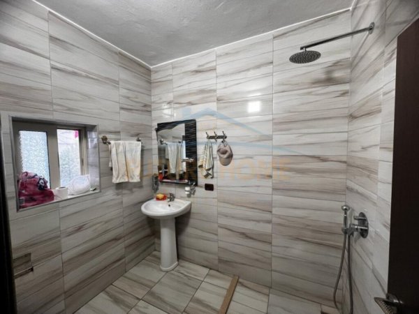Durres, jepet me qera bar-resorant Kati 2, 160 m² 1.200€ (Prane Drejtoria Policis)