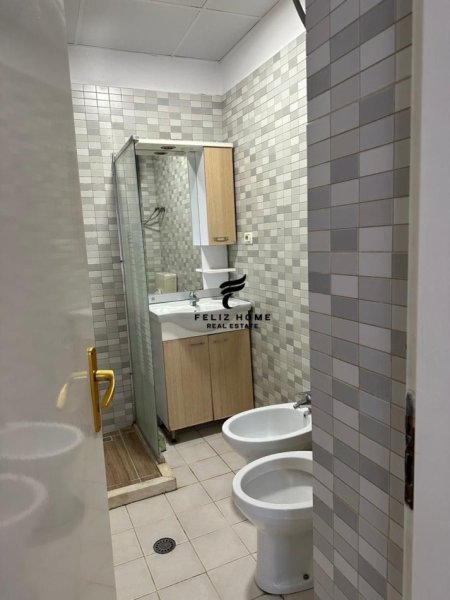 Tirane, jepet me qera apartament 2+1 Kati 2, 109 m² 700 € (RRUGA E DURRESIT)