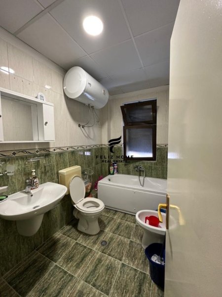 Tirane, jepet me qera apartament 2+1 Kati 2, 109 m² 700 € (RRUGA E DURRESIT)