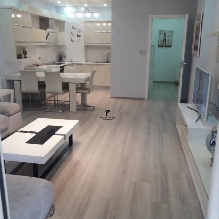 Tirane, jepet me qera apartament 2+1+Ballkon Kati 6, 120 m² 1.000 € (SELVIA)