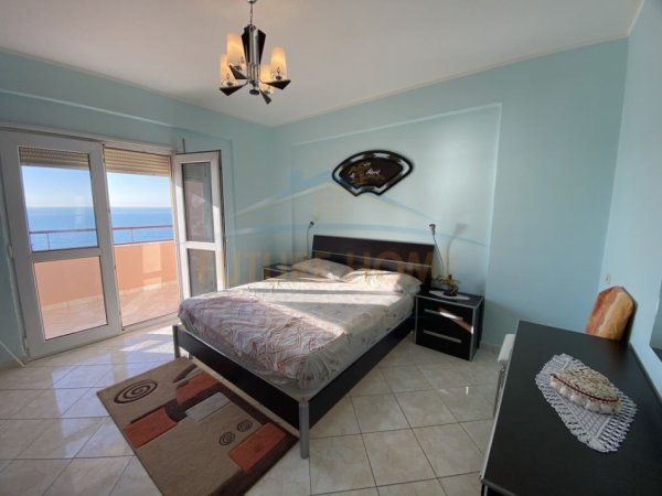 Durres, jepet me qera apartament 3+1+Ballkon Kati 7, 130 m² 600 € (Prane rruga Taulantia , Vollga)