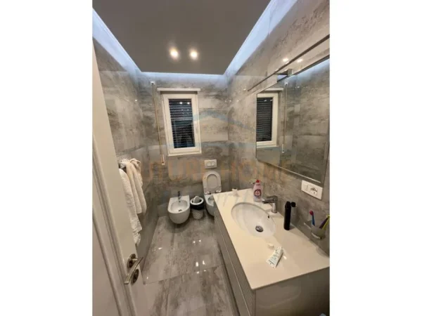 Gjiri Lalezit | Hamallaj, jepet me qera Vile 2 Katshe Kati 0, 500 m² 3.200 € (Vala Mar residence , Gjiri Lalzit.)
