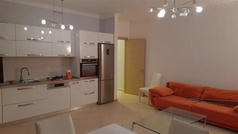 Tirane, jepet me qera apartament 2+1 Kati 4, 110 m² 1000 € (Liqeni i Thate)