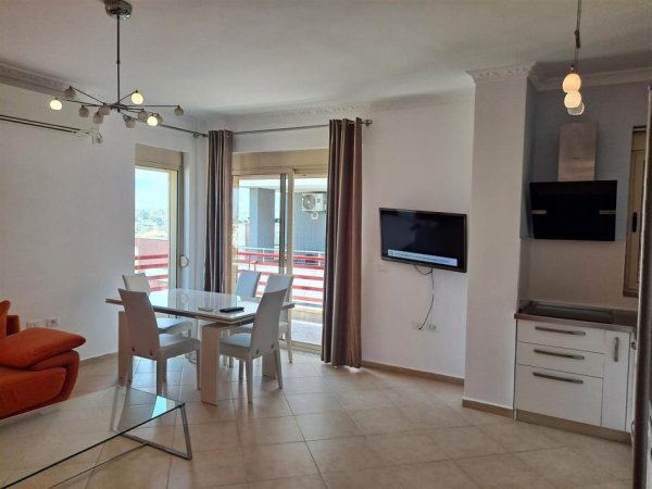 Tirane, jepet me qera apartament 2+1 Kati 4, 110 m² 700 € (Liqeni i Thate)