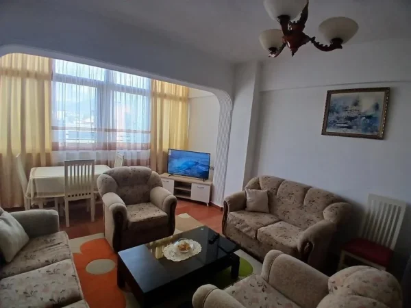 Tirane, jepet me qera apartament 2+1 Kati 3, 90 m² 480 € (Laprake)