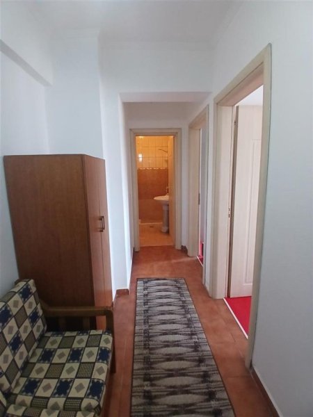 Tirane, jepet me qera apartament 2+1 Kati 3, 90 m² 480 € (Laprake)