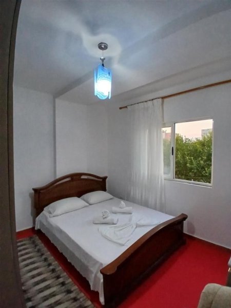 Tirane, jepet me qera apartament 2+1 Kati 3, 90 m² 480 € (Laprake)
