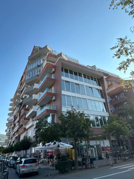Pogradec, shitet apartament 1+1 Kati 0, 75 m² 97.500 € (Pogradec)