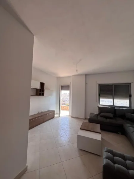 Durres, shitet apartament 2+1+Aneks+Ballkon Kati 5, 98 m² 80.000 € (Te spitali)