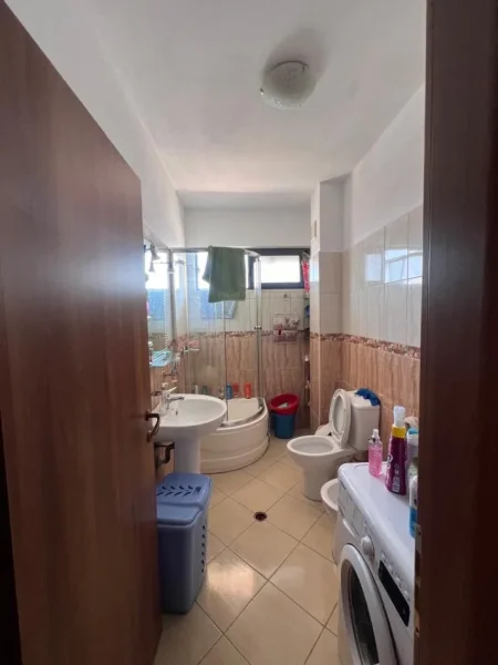 Durres, shitet apartament 2+1+Aneks+Ballkon Kati 7, 98 m² 127.000 € (Te Ujesjellsi)