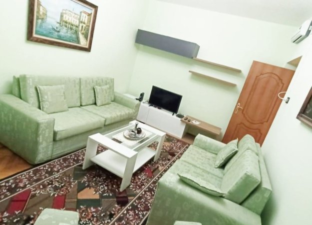 Tirane, jepet me qera apartament 2+1+Ballkon Kati 2, 90 m² 650 € (Stadiumi Dinamo)