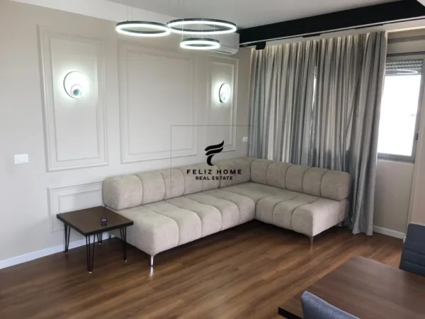 Tirane, jepet me qera apartament 2+1+Ballkon Kati 8, 100 m² 800 € (ISH PARKU)