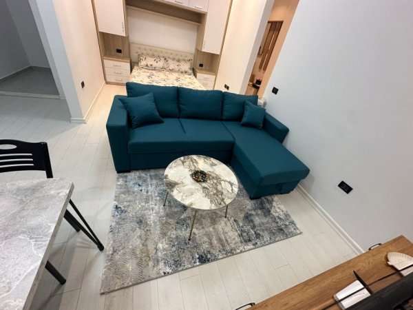 Tirane, jepet me qera garsonier 1+1 Kati 0, 42 m² 300 € (Fresku)
