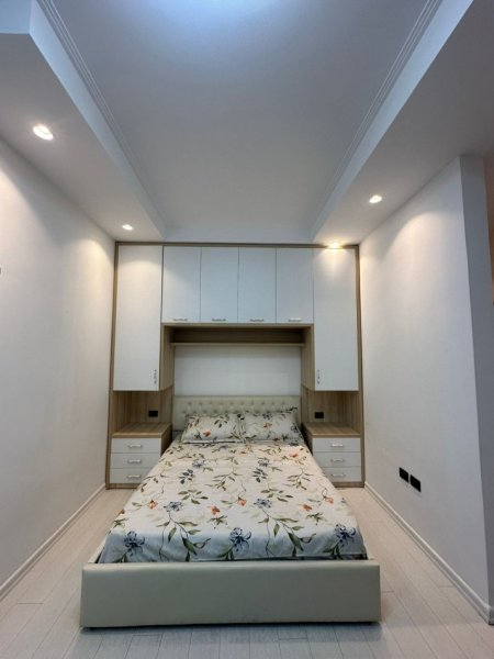 Tirane, jepet me qera garsonier 1+1 Kati 0, 42 m² 300 € (Fresku)