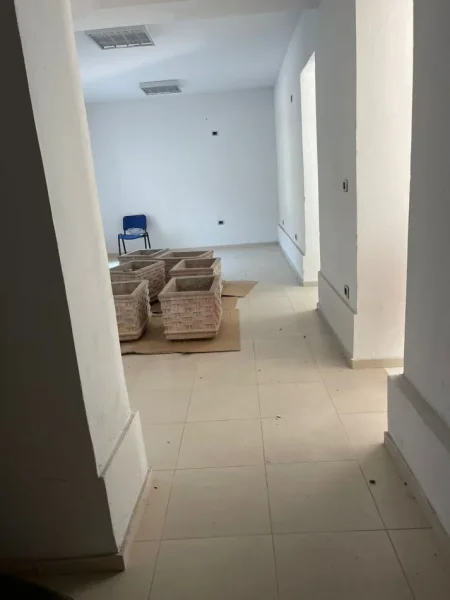 Tirane, shitet shtepi 2+1+Aneks Kati 1, 90 m² (Shaban Hysa)