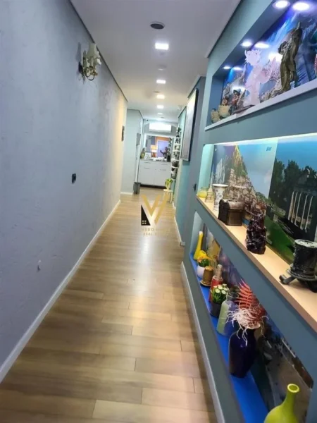 Tirane, shitet apartament Kati 9, 300 m² 1.300.000 € (RRUGA E KAVAJES)