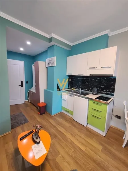 Tirane, shitet apartament Kati 9, 300 m² 1.300.000 € (RRUGA E KAVAJES)