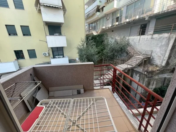Tirane, shitet apartament 1+1+Ballkon Kati 2, 73 m² 140.000 € (Kodra e Diellit)