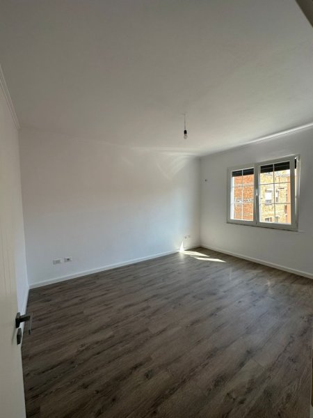 Tirane, shitet apartament 2+1 , 68 m² 148.000 € (21 DHJETORI)