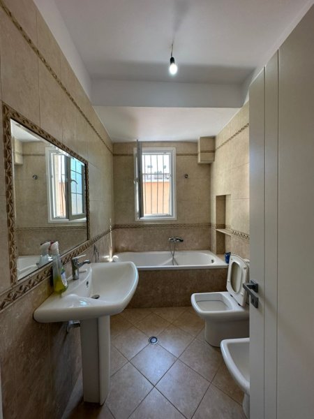 Tirane, shitet apartament 2+1 , 68 m² 148.000 € (21 DHJETORI)