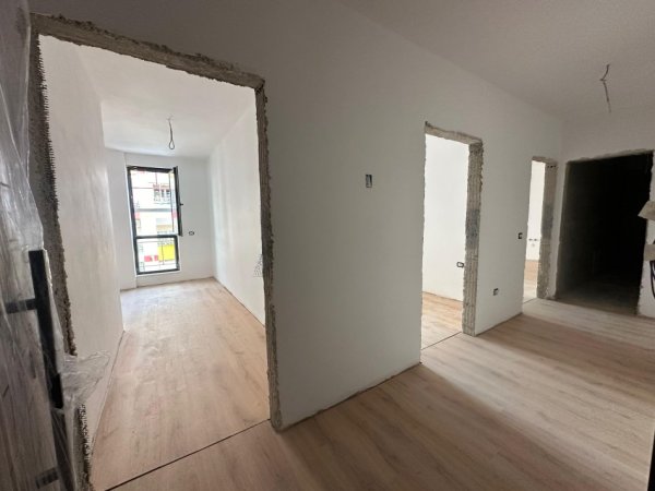 Tirane, shitet apartament 2+1 Kati 5, 102 m² 195.000 € (KOPSHTI ZOOLOGJIK)