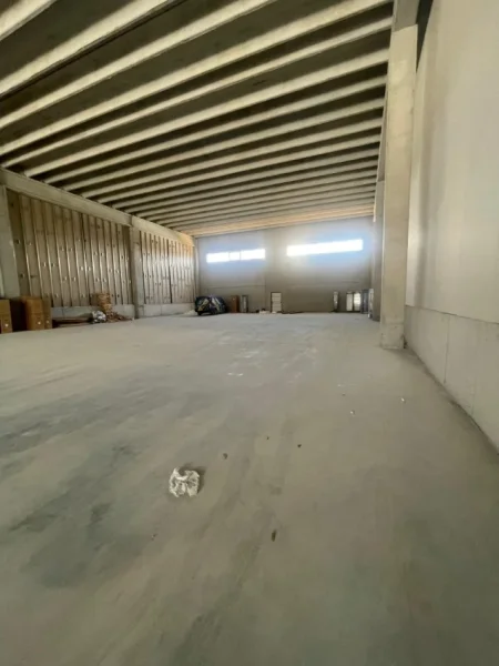 Tirane, jepet me qera ambjent biznesi Kati 0, 650 m² 2.600 € (Autostrada Tirane-Durres)