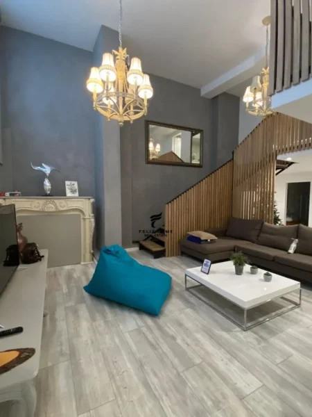 Tirane, jepet me qera apartament 2+1+Ballkon Kati 1, 130 m² 1.300 € (MYSLYM SHYRI)