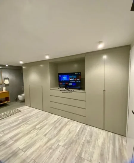 Tirane, jepet me qera apartament 2+1+Ballkon Kati 1, 130 m² 1.300 € (MYSLYM SHYRI)