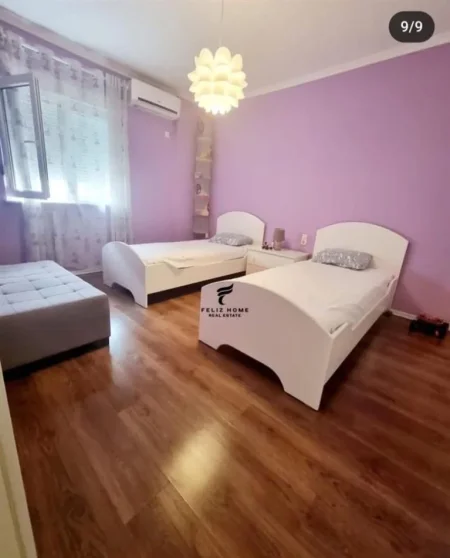 Tirane, jepet me qera apartament 3+1+Ballkon Kati 3, 120 m² 1.000 € (RRUGA E KAVAJES)