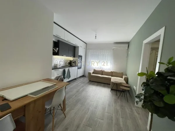 Durres, shitet apartament 2+1+Ballkon Kati 7, 87 m² 135.000 € (PLAZH RROTA KUQE)