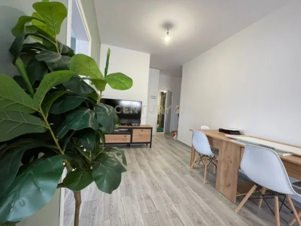 Durres, shitet apartament 2+1+Ballkon Kati 7, 87 m² 135.000 € (PLAZH RROTA KUQE)
