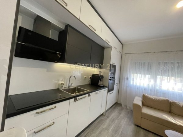 Durres, shitet apartament 2+1+Ballkon Kati 7, 87 m² 135.000 € (PLAZH RROTA KUQE)
