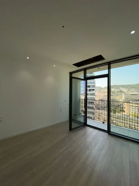 Tirane, jepet me qera ambjent biznesi Kati 9, 124 m² 1.200 € (Liqeni Artificial)