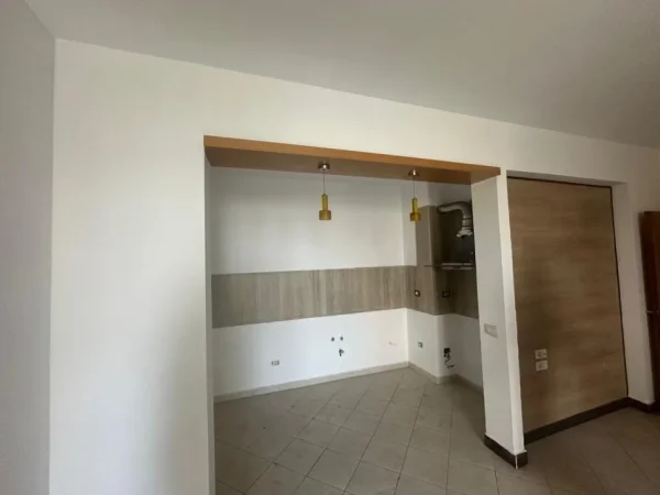 Tirane, shitet apartament 2+1+Ballkon Kati 11, 117 m² 170.000 € (Pran Kompleksit Delijorgji)